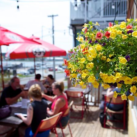 Salt Shaker Deli & Inn Lunenburg Eksteriør billede